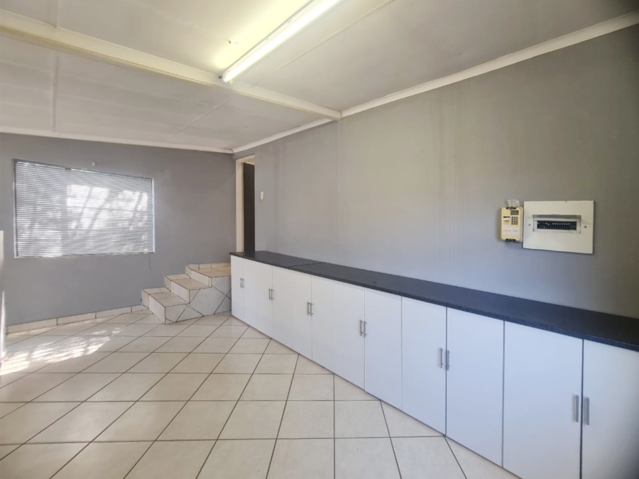 6 Bedroom Property for Sale in Meerhof North West